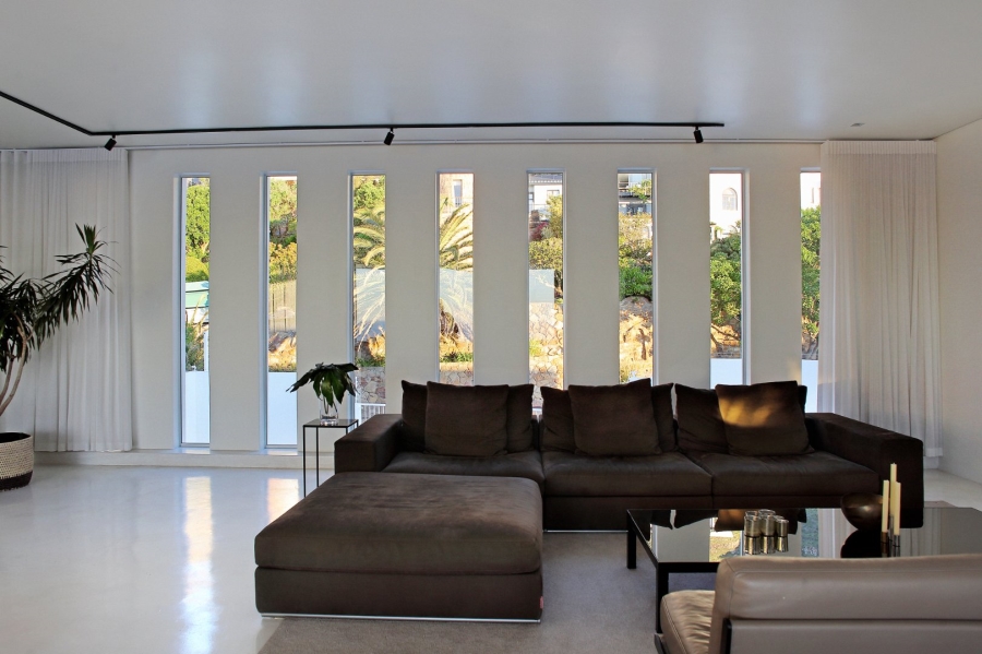 To Let 8 Bedroom Property for Rent in Bakoven Western Cape